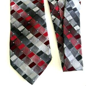 Van Heusen Men’s Silk Necktie Red Black Gray Silver Square Pattern 3" x 57"